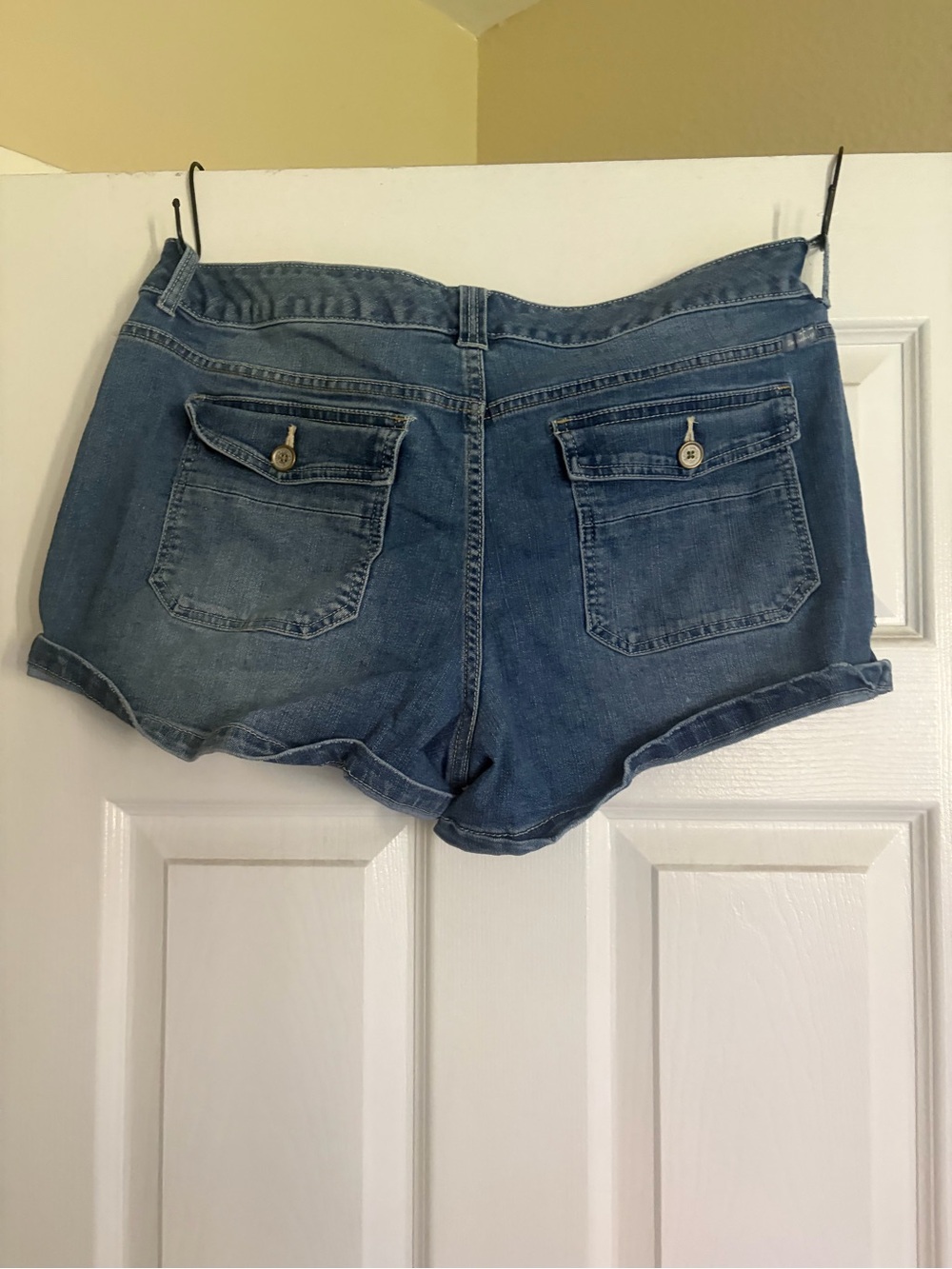 UNIONBAY Women's Denim Shorts in Medium Blue Wash